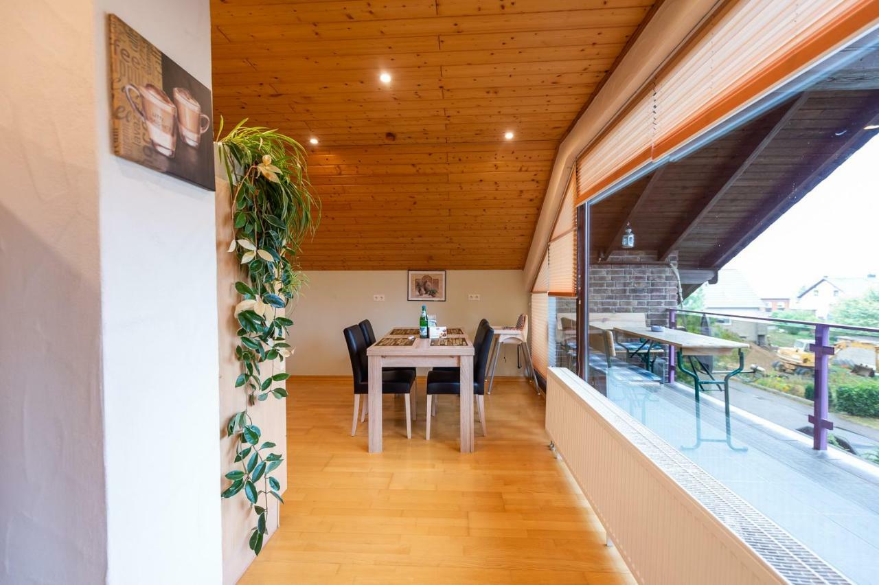 Ferienwohnung Virginija Ditscheid Exteriör bild