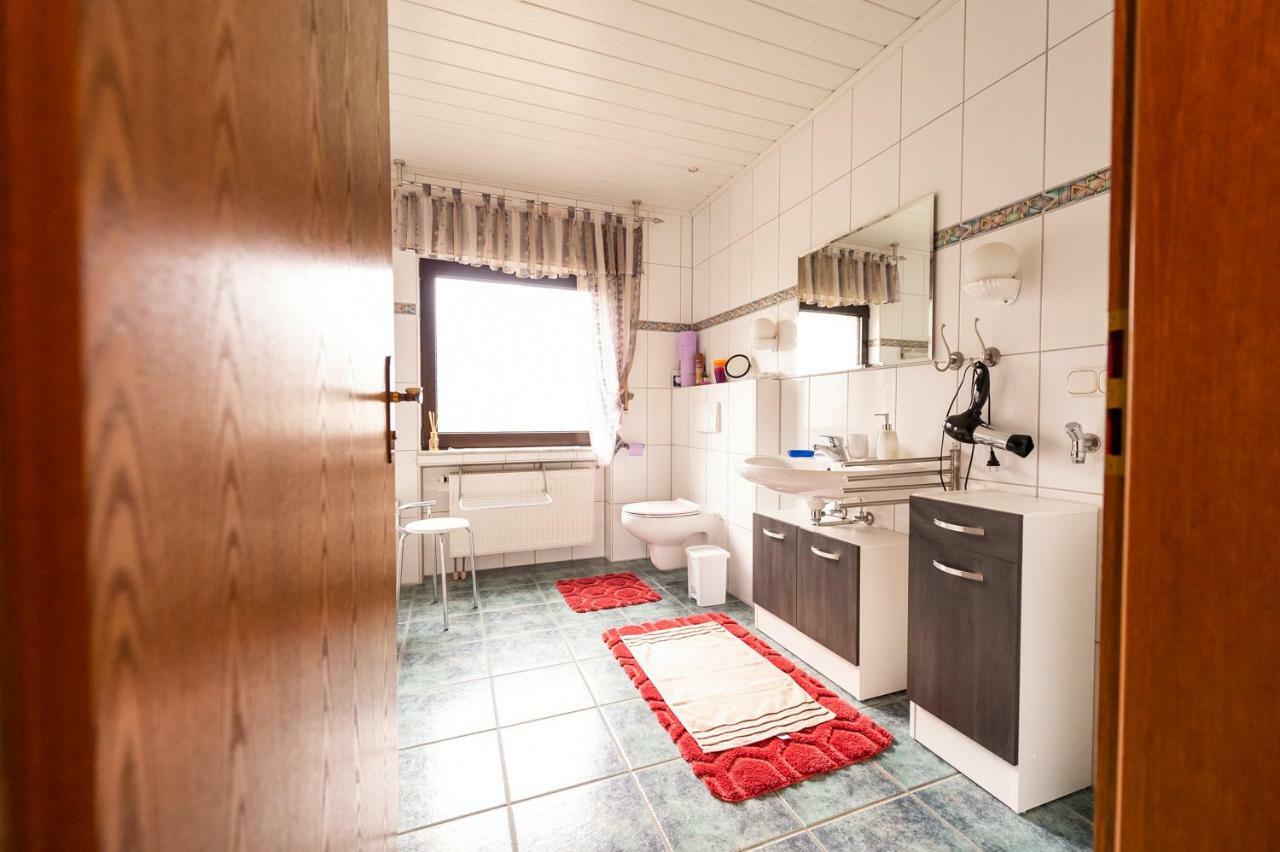 Ferienwohnung Virginija Ditscheid Exteriör bild