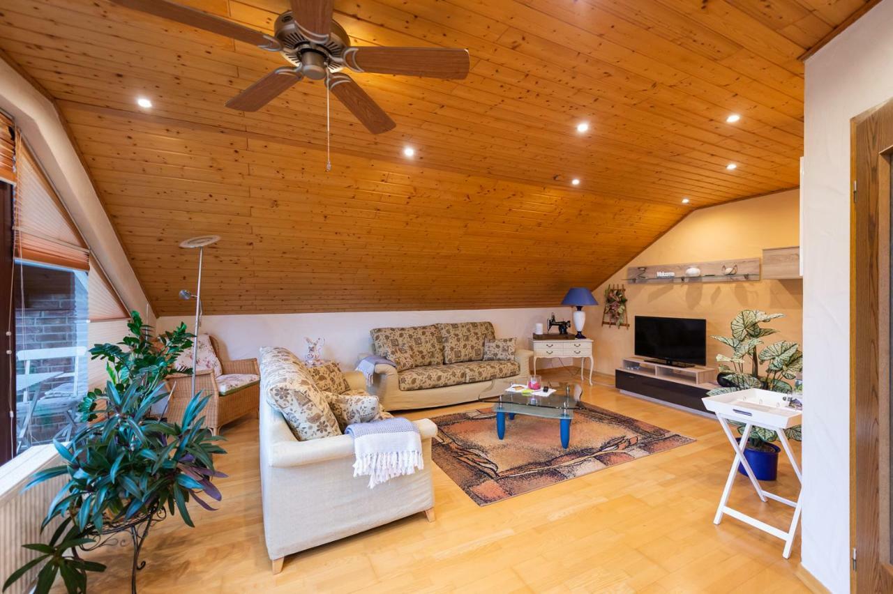 Ferienwohnung Virginija Ditscheid Exteriör bild